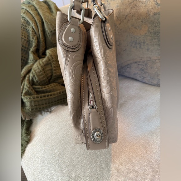 Coach Edie Shoulder Bag 31 with Tea Rose Tooling - Picture 6 of 16